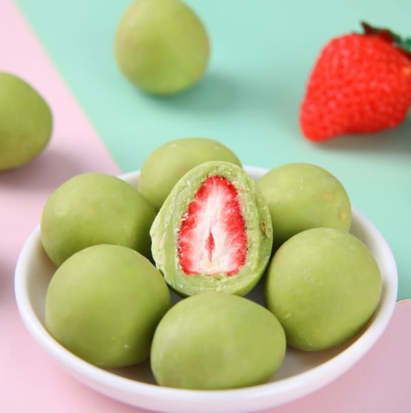 Freeze Dried Strawberry with matcha flavor coating