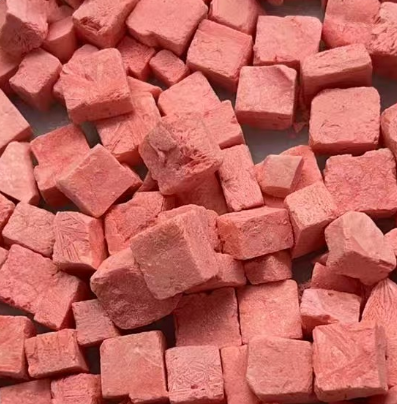 Freeze-dried ice cream with strawberry flavor